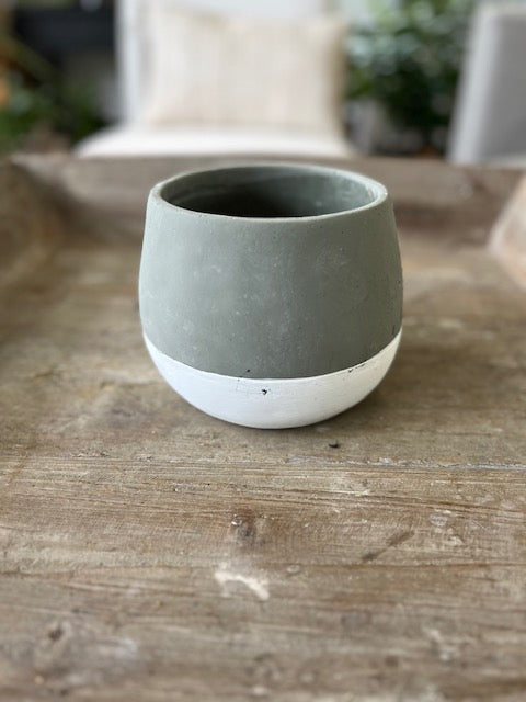 Small grey & white pot