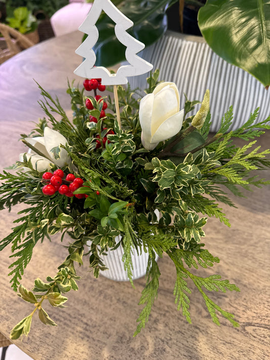 White Tin with Greenery, White Flowers and White X-Mas Tree Insert